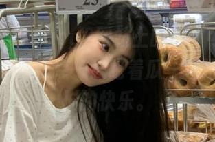17cgcg2网站上的瓜，可盗走我的心，真想快点一边吃着瓜一边爆料，畸形的快乐。