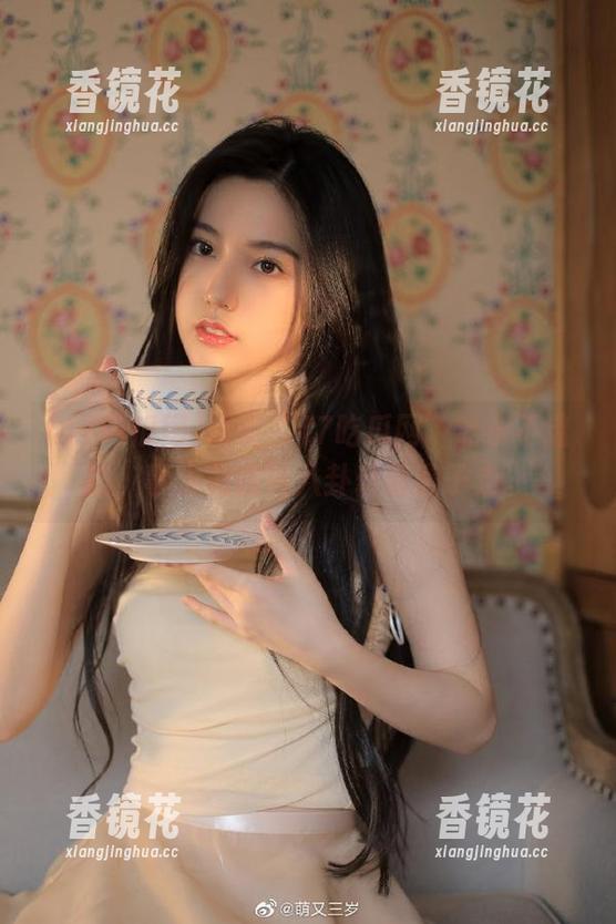 17吃瓜网 听说“17吃瓜网”能永不迷路,事实是我被八卦牵着鼻子走。