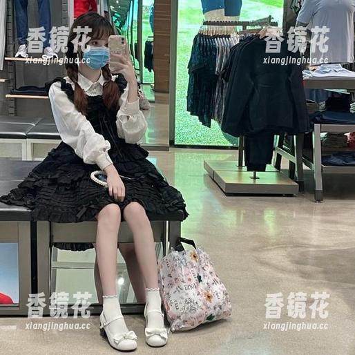 52吃瓜网 上52吃瓜网前的我像个优雅的绅士,但一进网页就变成了疯狂的吃瓜暴徒
