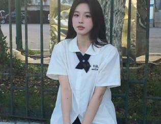 人人吃瓜网的网页，永不缺乏新鲜的、奇妙的、还有点猥琐的八卦。