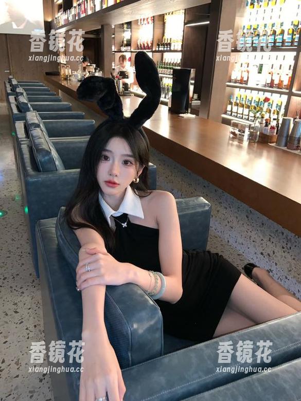 下载“今日吃瓜”，让你每天被热门大瓜轰炸，保障你的干饭体验！