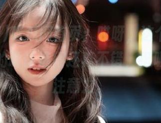 吃瓜网首页：哎呀，这个“官网下载”的设计选得还真不错，挺吸引我的注意力。