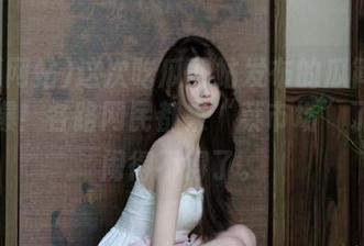 这次吃瓜网站发布的瓜简直有够火爆！各路网民都来“菜市场”了，热闹得不得了。