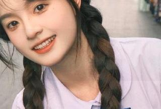 观看娱乐718的网红们翻滚，心里暗暗想，能不能给我也带个流量？