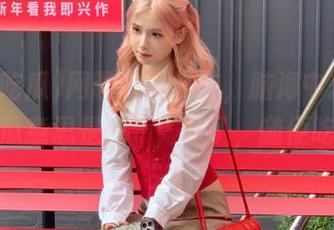 网曝吃瓜发布，脑海中想着：“这瓜意思是…”，算了，随便吃吧。