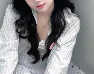 我不小心刷到黑料不打徉app，心里竟浮现出一丝小兴奋。