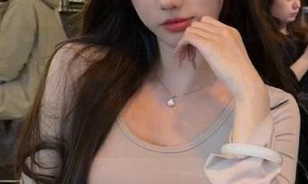 “hl黑料不打烊”传送门开启，张嘴就给你绝佳的八卦地址，放心不吃亏！