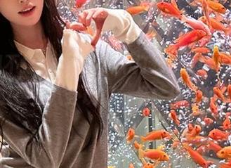 “黑料不打烊zztt”入口，轻松链接到八卦现场，坐转椅等瓜吃吧！