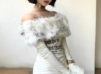 交错着的美与丑，反差校花的黑料正能量入口究竟在哪里？