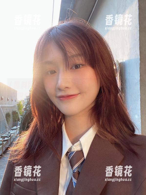 黑料网站入口：首页让我觉得在跟魔术师对峙，好比无底洞的异想世界？