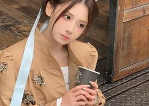 “黑料老司机”苹果版的更新，真是让人眼前一亮，像极了八卦小报